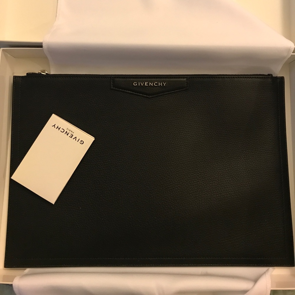 GIVENCHY Large Antigona pouch
