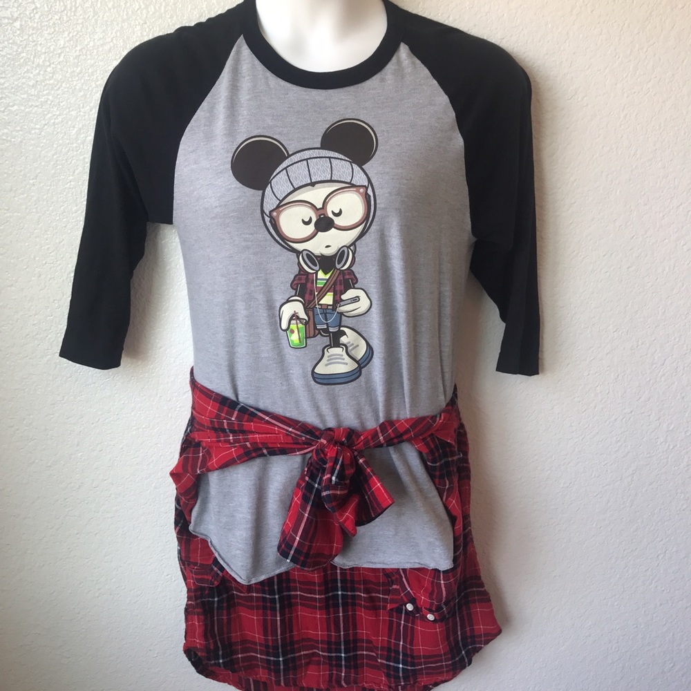 Disney Mickey Mouse •shirt • small