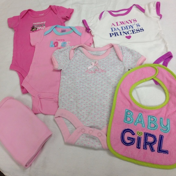 ⛔️ REDUCED0-3 Months Onesies Bundle - Picture 1 of 5