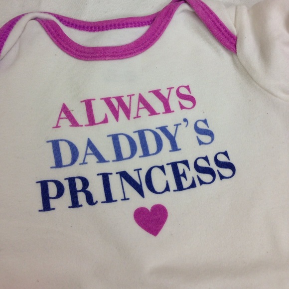 ⛔️ REDUCED0-3 Months Onesies Bundle - Picture 4 of 5