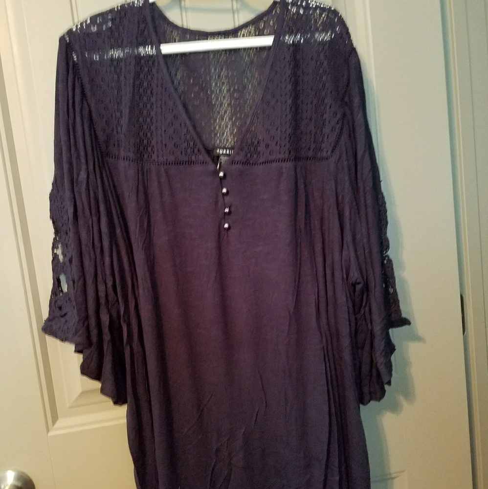 Torrid Crochet Inset Flutter Sleeve Top NWT size 6