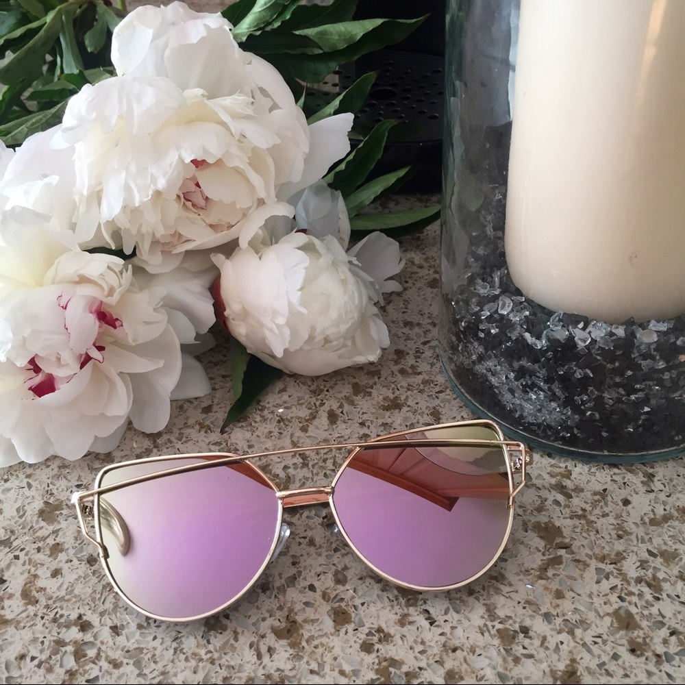 💕ROSE GOLD CAT EYE SUNGLASSES💕