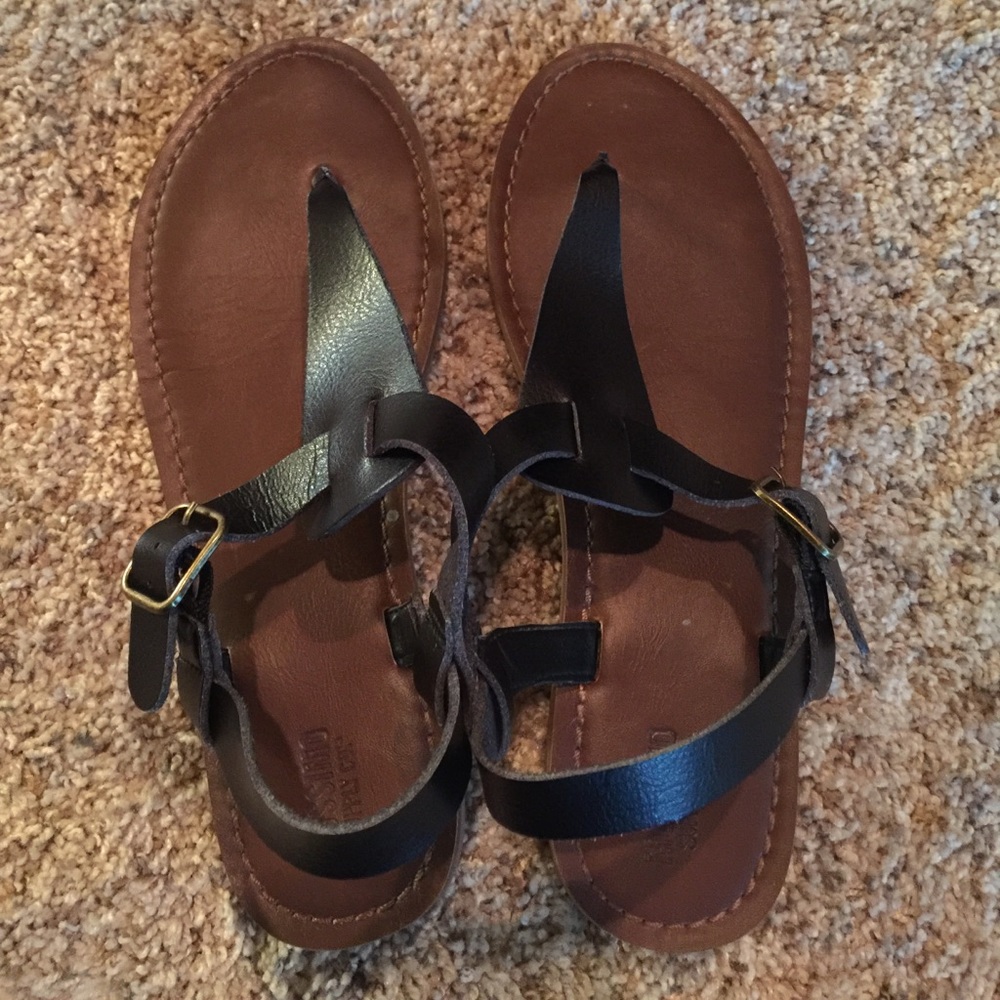 MOSSIMO SUPPLY CO. Black Sandals