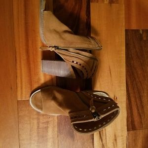 Dolce Vita Neutral Heels