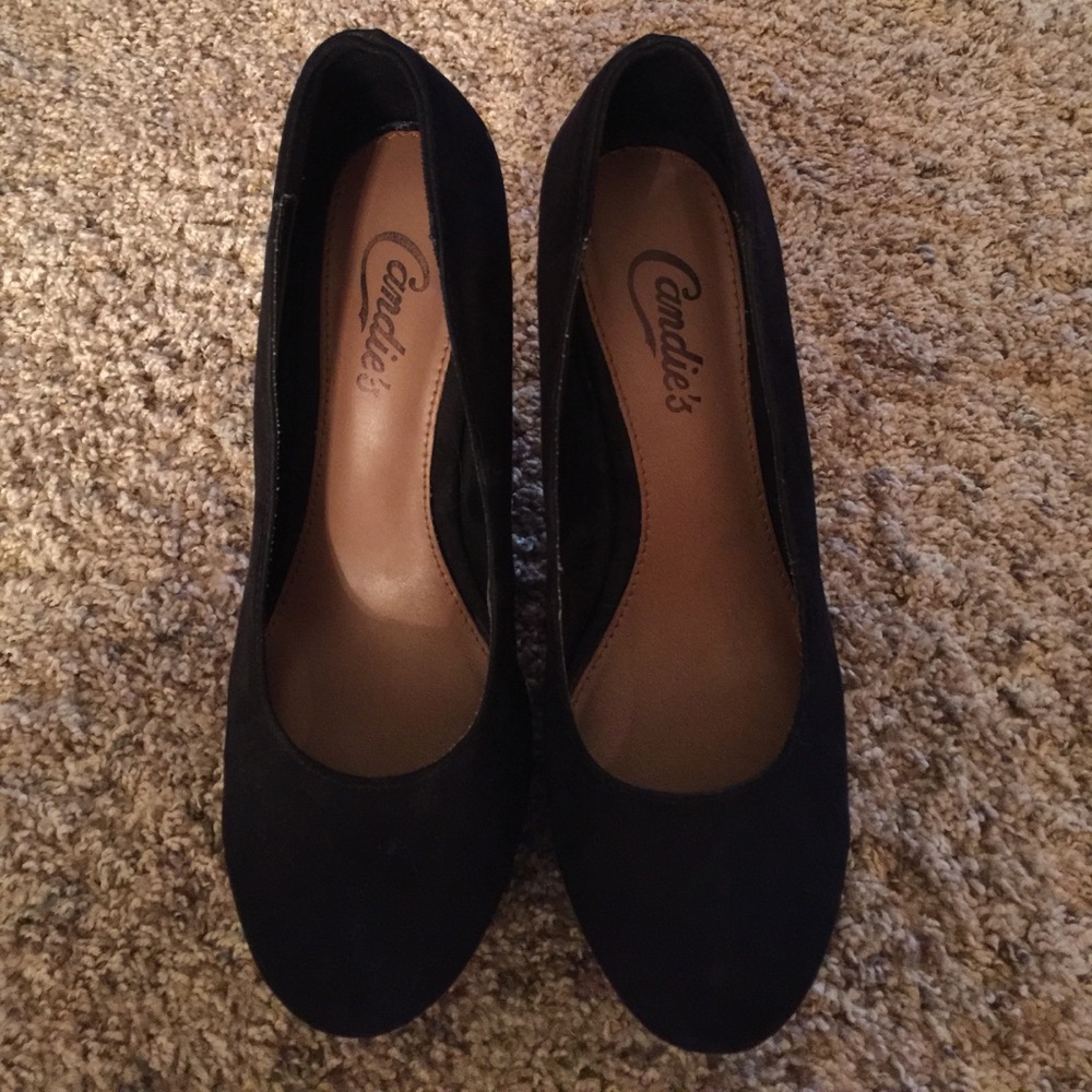 Candie's Black Platform Wedges