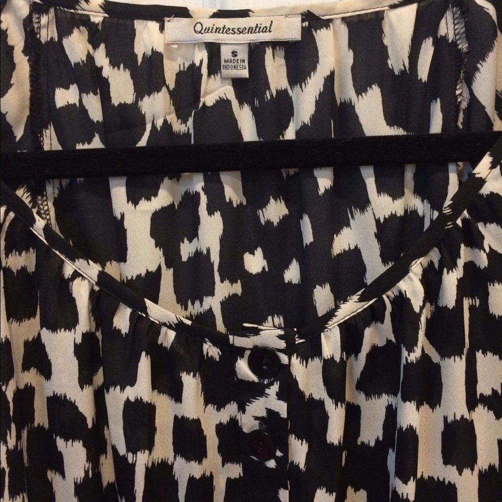 Dressbarn blouse size S EUC - Picture 2 of 3