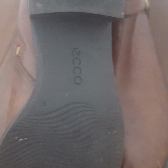 Boot - Picture 2 of 3