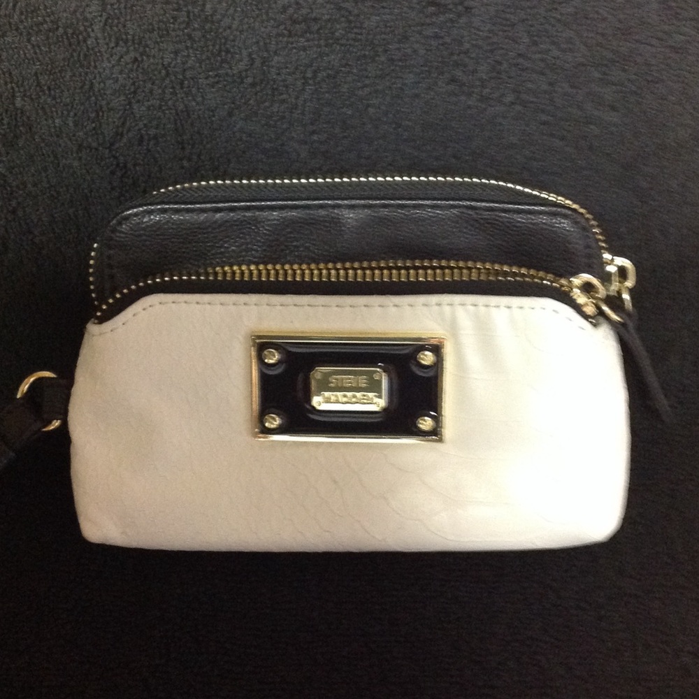 Black and white wristlet purse