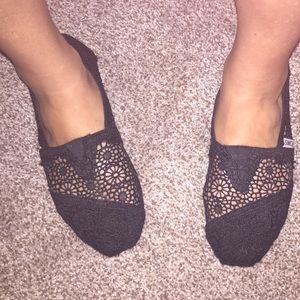 Black lace TOMS