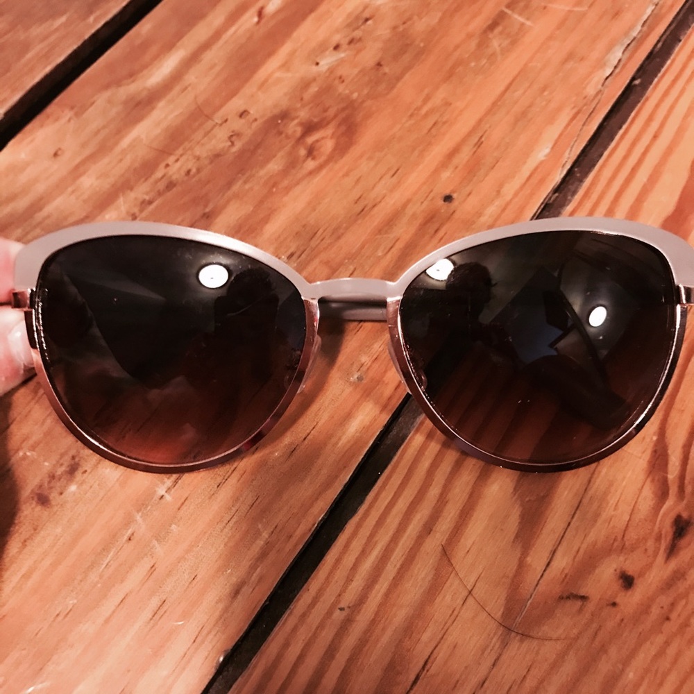 Jessica Simpson sunglasses