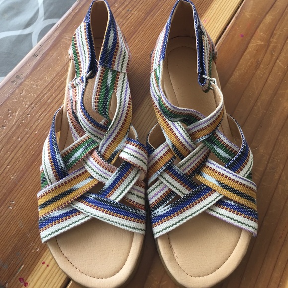 Guatemalan sandals - Picture 1 of 3