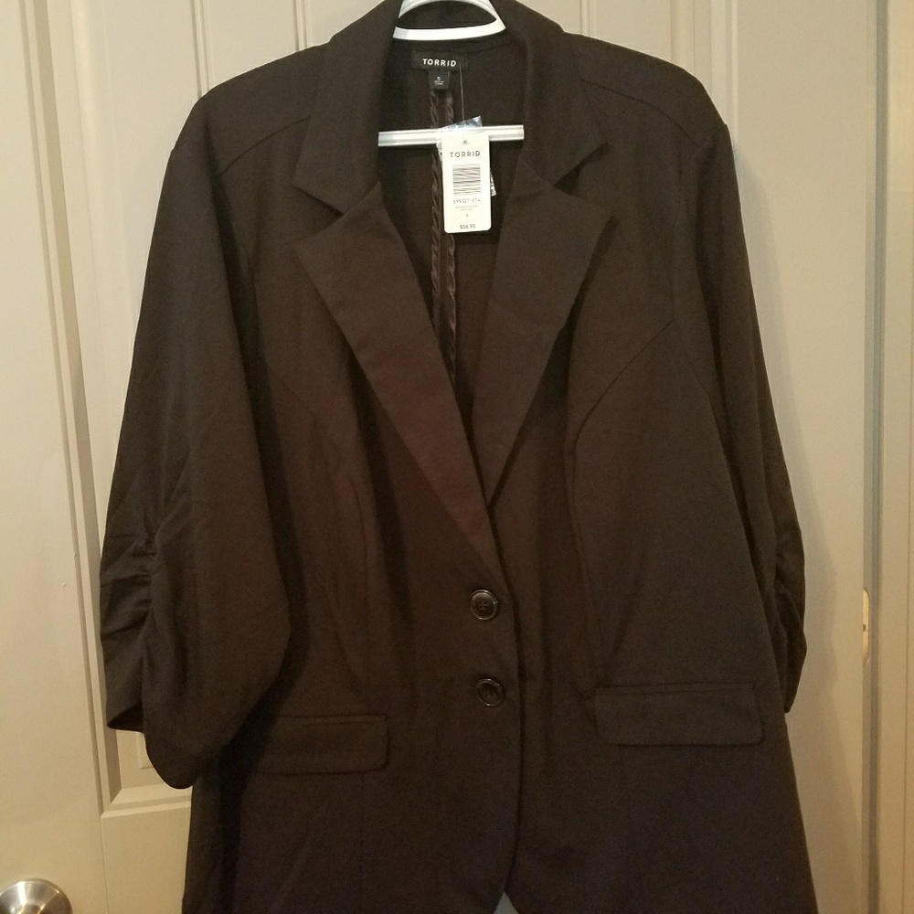 Torrid Ruched Sleeve Ponte Blazer NWT size 5