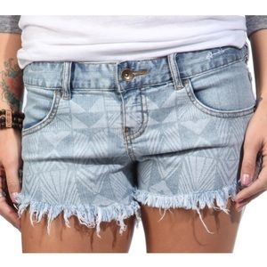 Billabong Aztec print shorts🌴 Tilly's