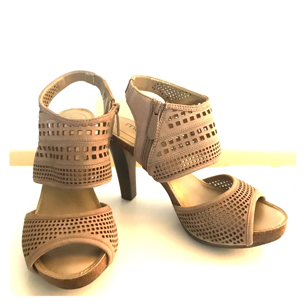 High heel sandals