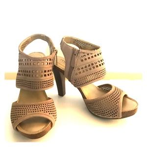 High heel sandals