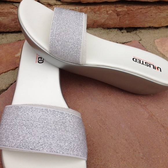 🌸Adorable sandals🌸 - Picture 3 of 7