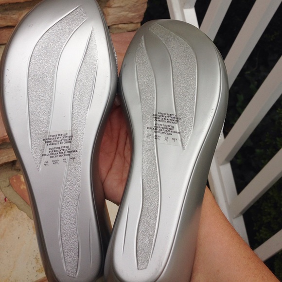 🌸Adorable sandals🌸 - Picture 6 of 7