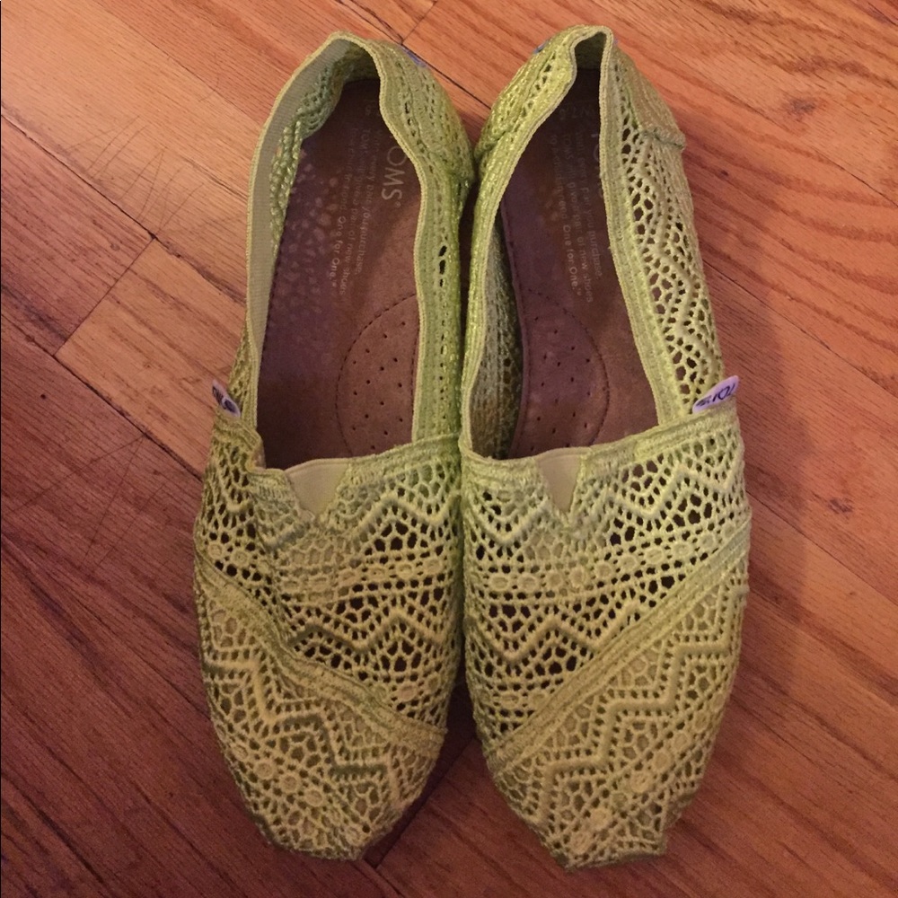 Neon green Toms