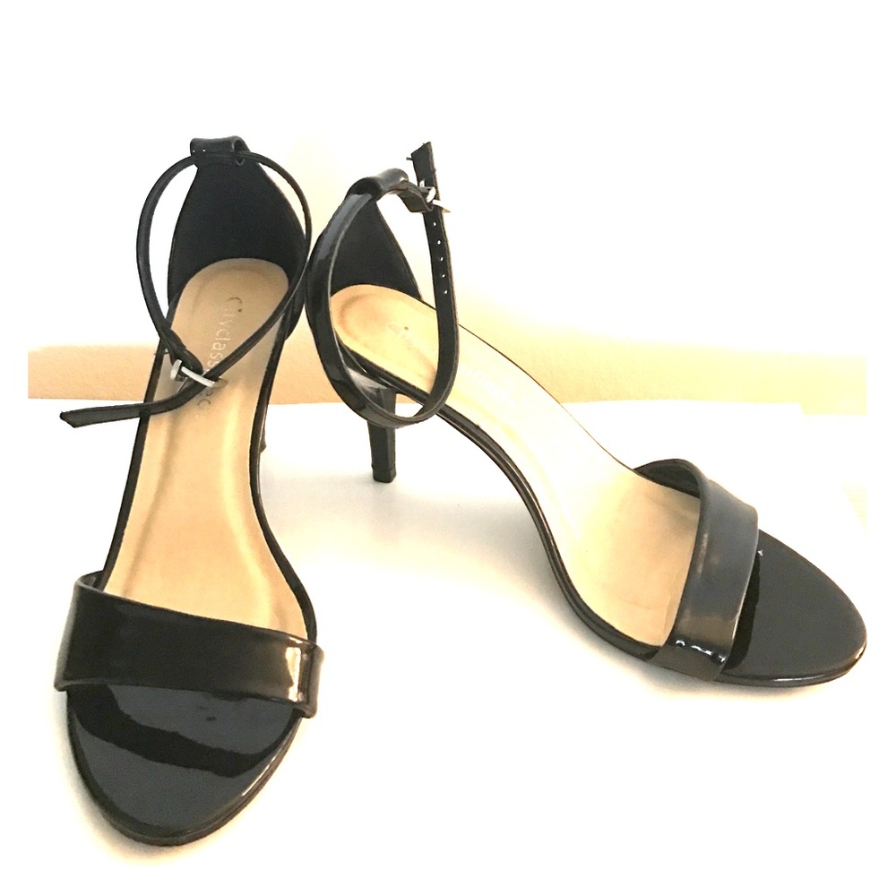 Strap sandals.