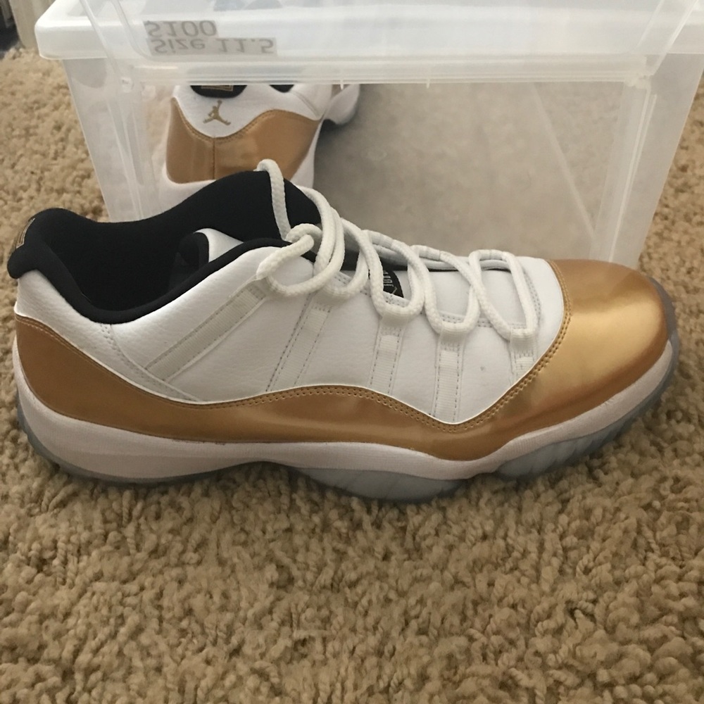 Air Jordan Closing Ceremony 11 Low