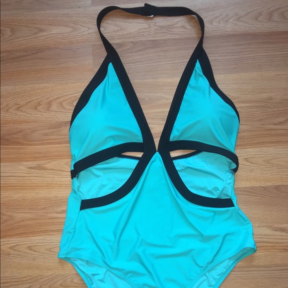 ❤️SOLD❤️ NWT Forever 21 PLUS Swim Suit size 3X - Picture 2 of 5