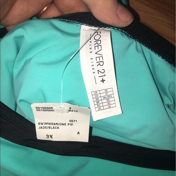 ❤️SOLD❤️ NWT Forever 21 PLUS Swim Suit size 3X - Picture 5 of 5