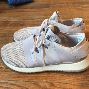 ** price drop ** NEVER WORN, Lavendar Adidas