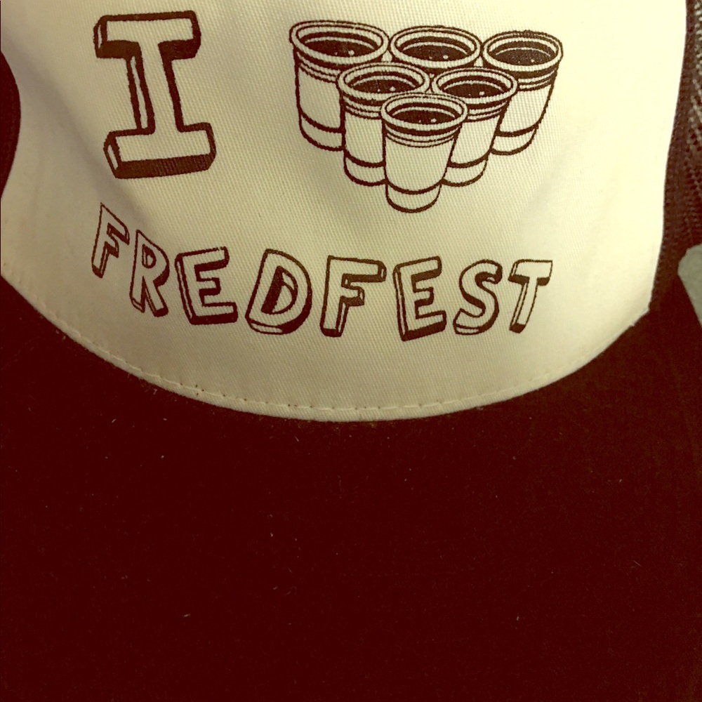 Fred fest hat