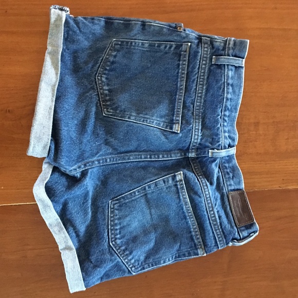 Shorts - Picture 3 of 3