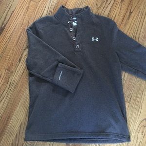 Under armor pull over