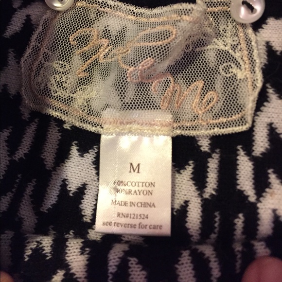 Black and white patterned skirt - Picture 2 of 2