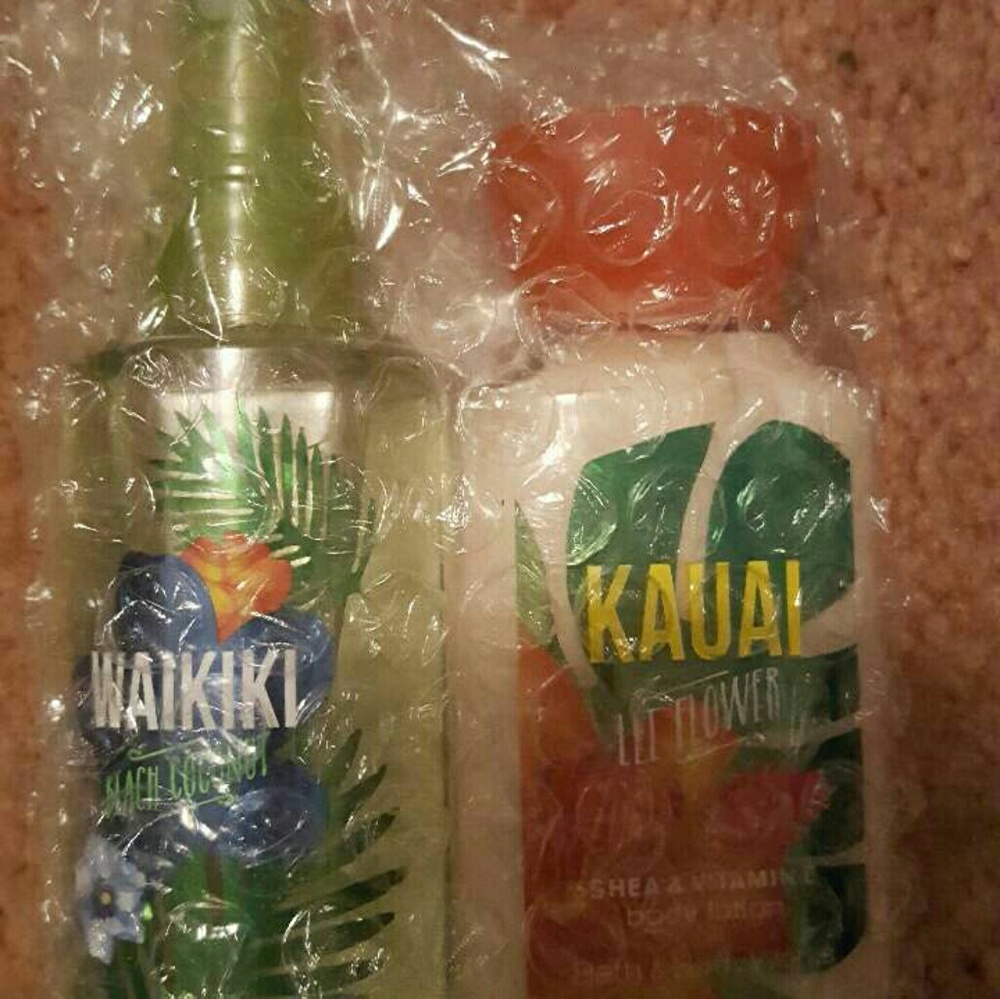 Waikiki Beach Coconut and Kauai Let Flower