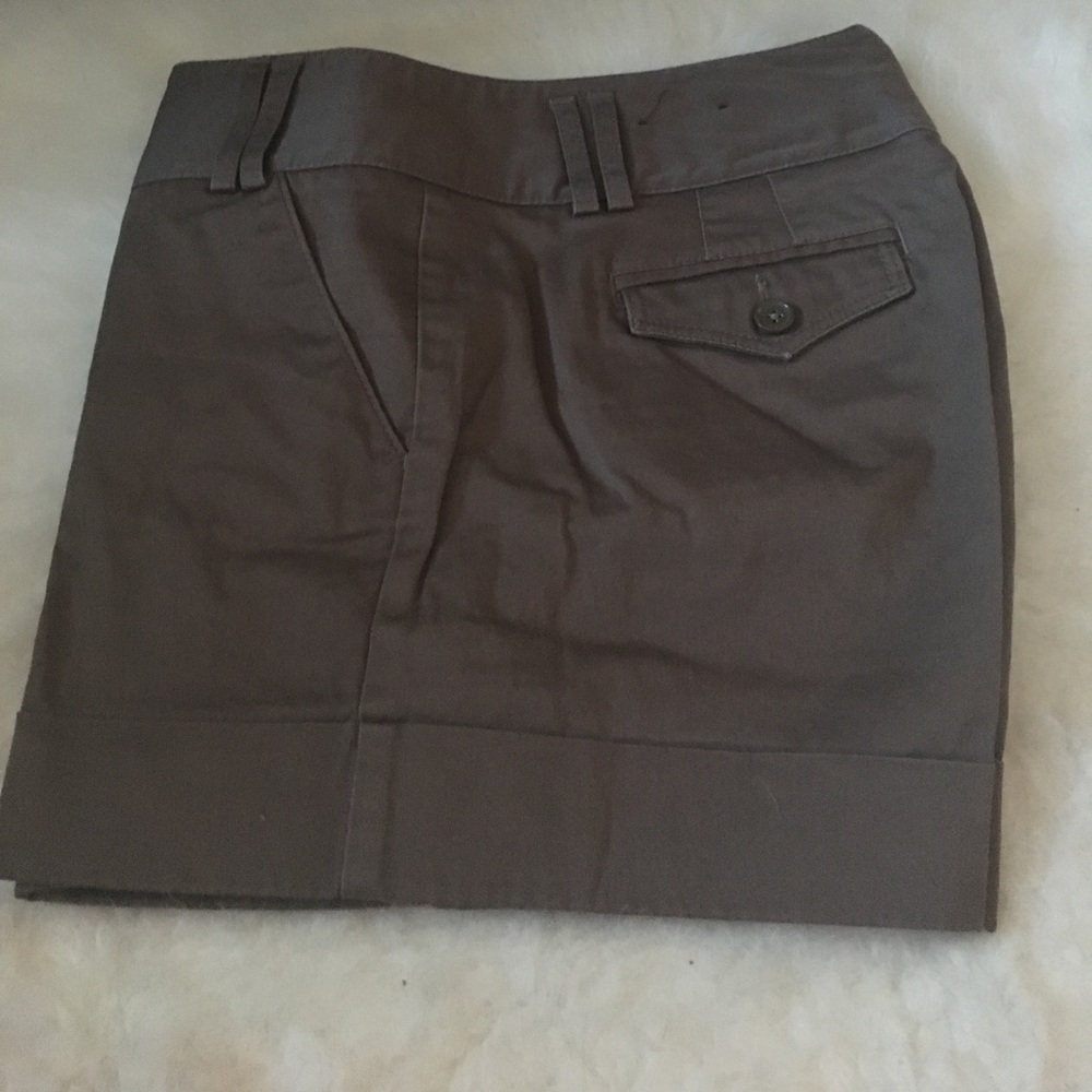 Olive green cotton sateen shorts express