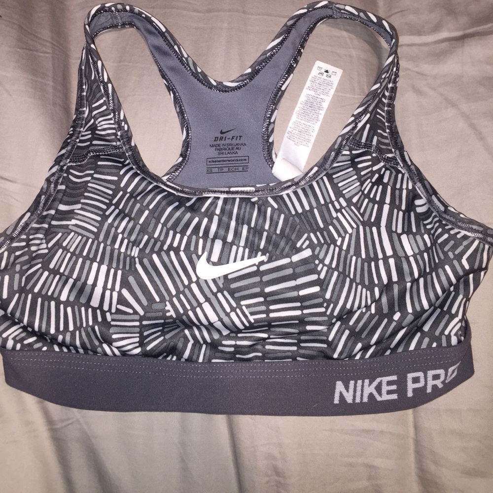 Nike pro woman's sports bra