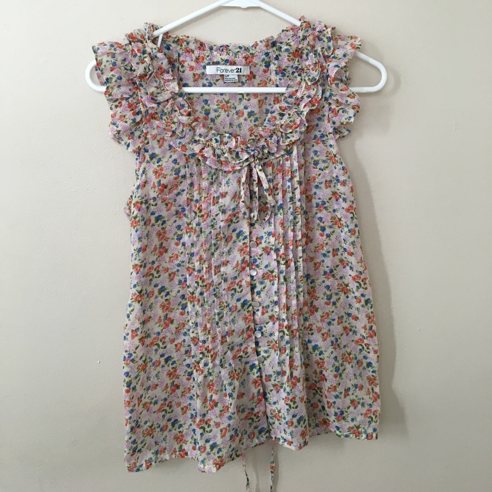 Forever 21 ruffle sleeveless blouse