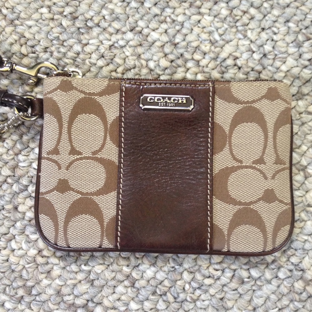 SOLD ❌❌Coach Wristlet
