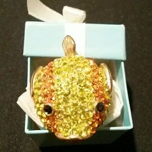 Costume ring big fish ring