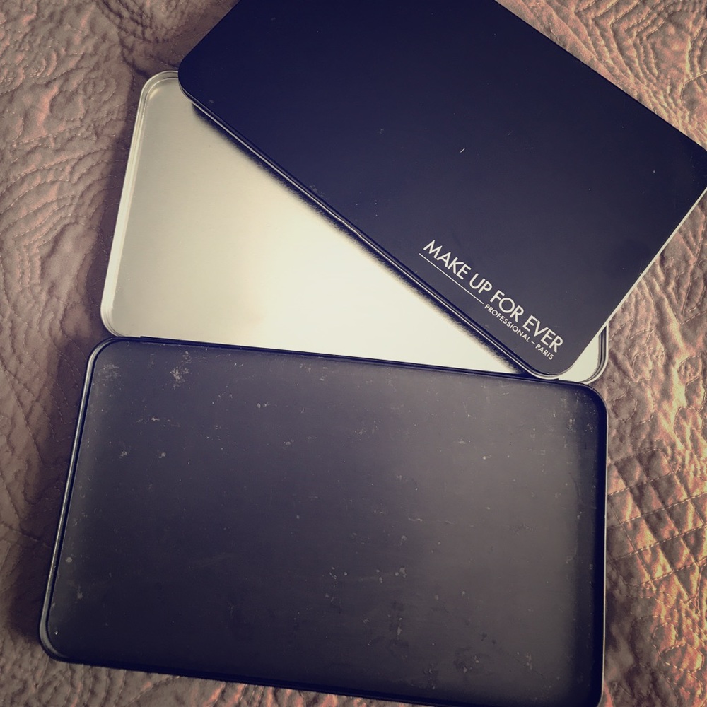 2 MakeUp Forever XL palette.