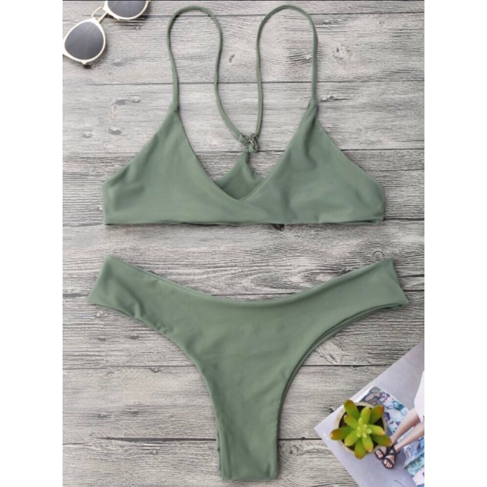Army Green Thong Bikini. Sz M. NWT