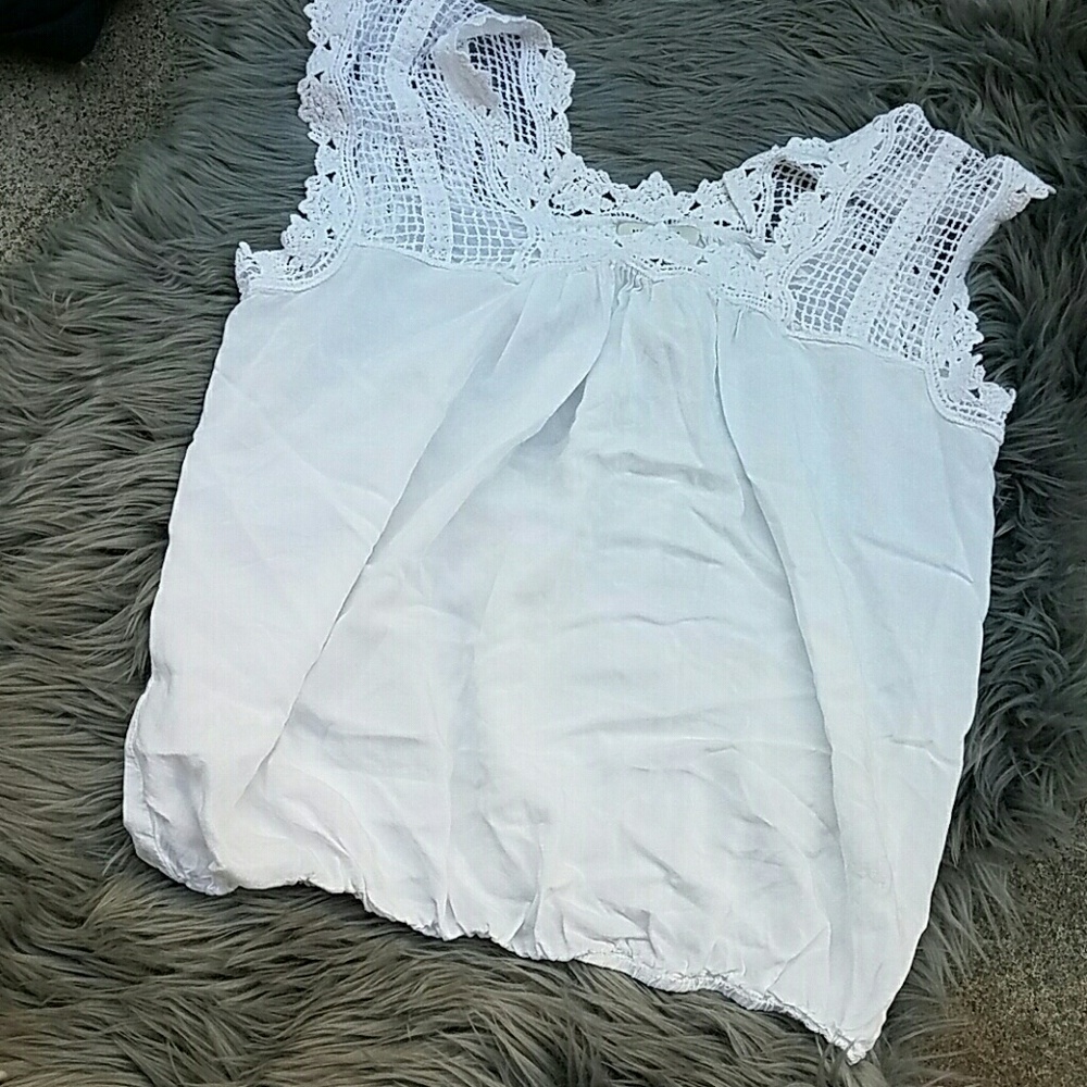 Max studio women's white top size small
