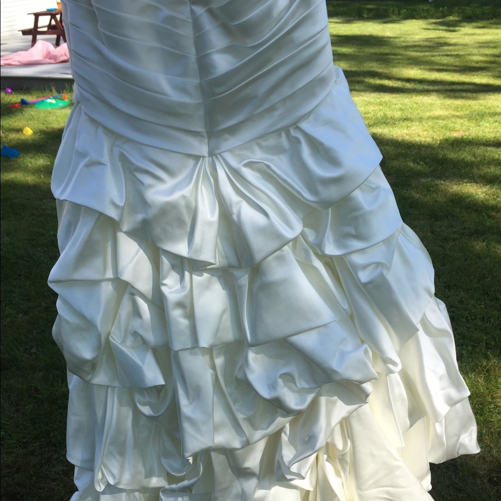 Mori Lee satin bubble gown wedding dress - Picture 4 of 7