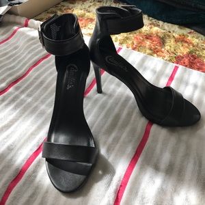Cute black heels.