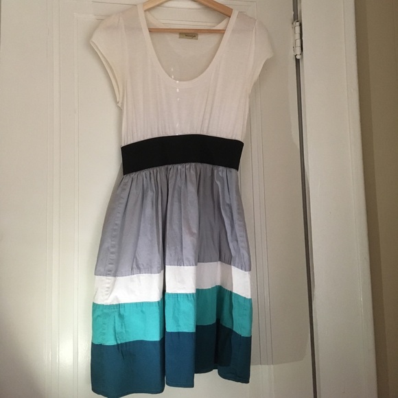 LAST CHANCE- Francesca's striped dress - Picture 3 of 3