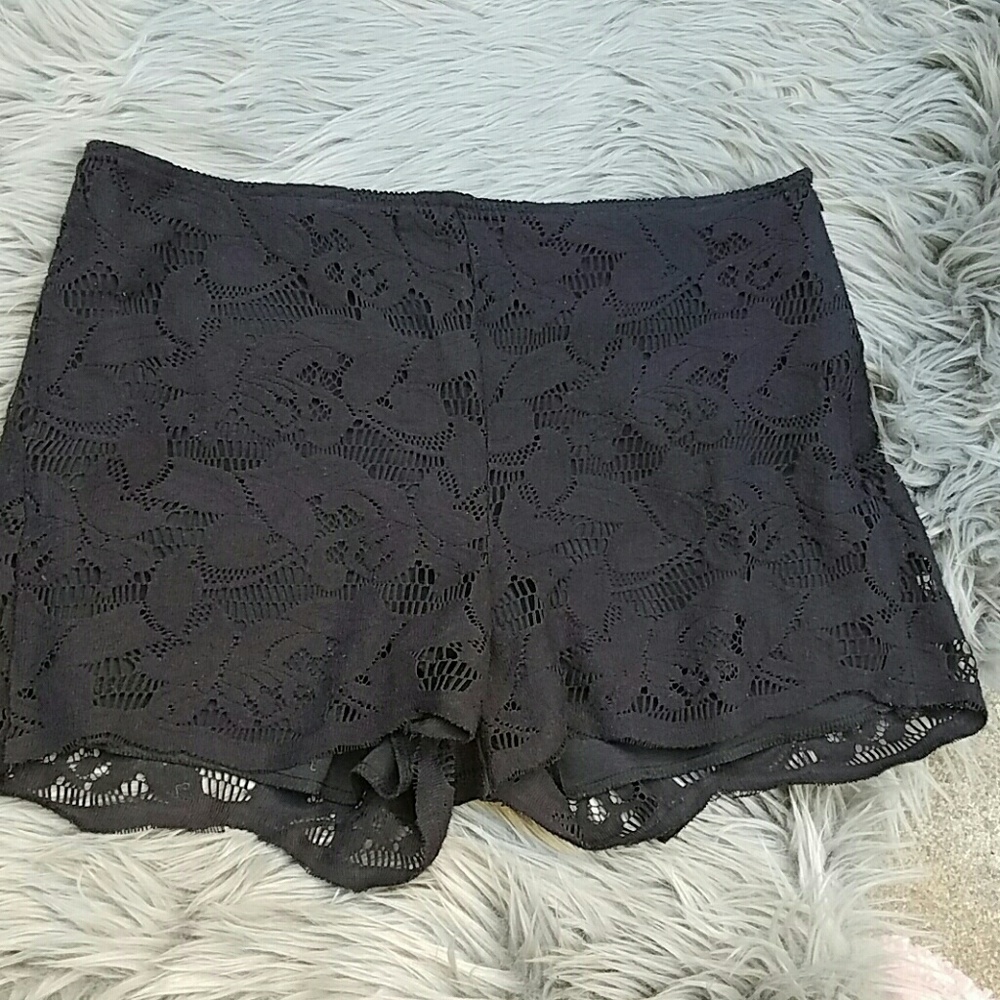 Zara womens black short size small