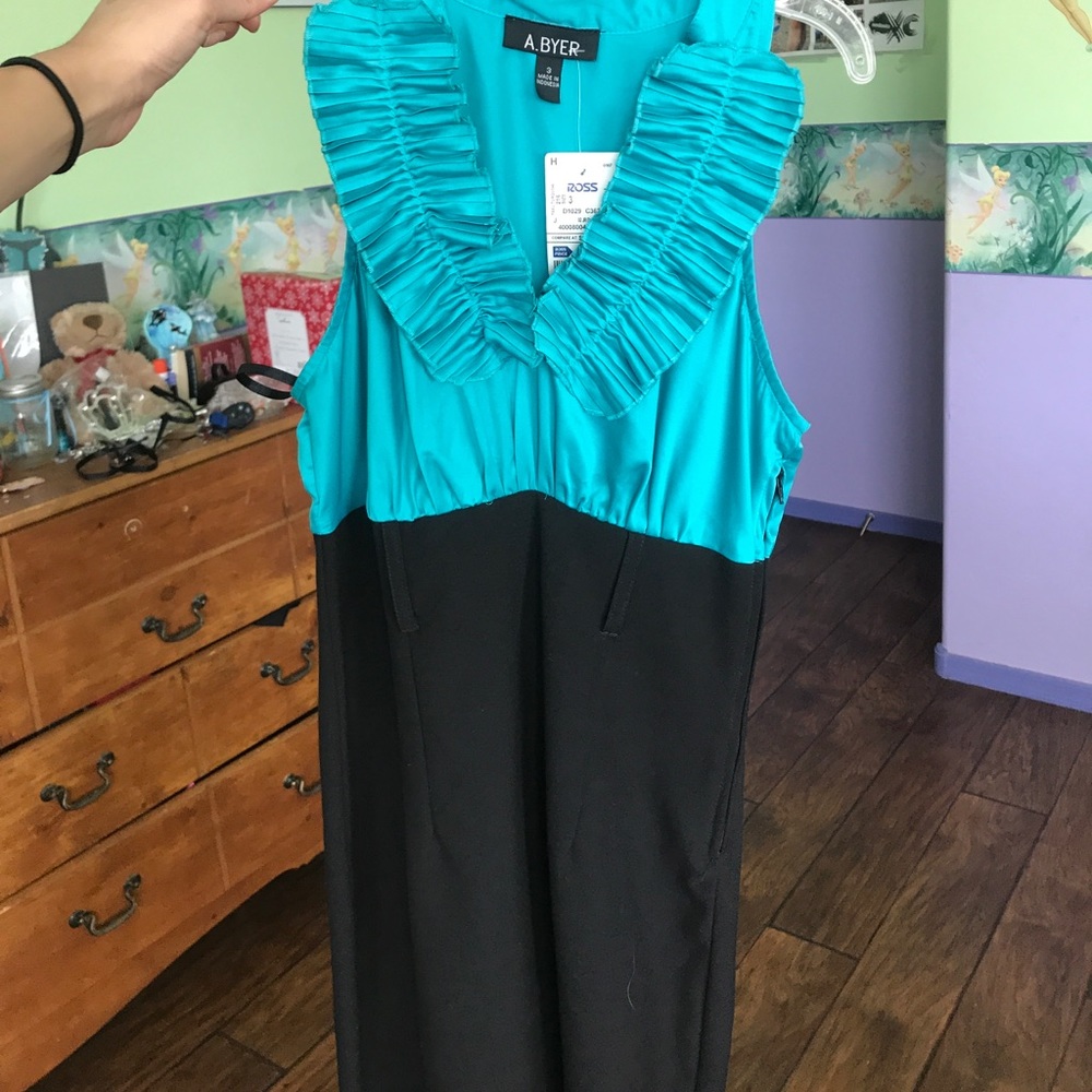 Black and blue preofessional attire dress.