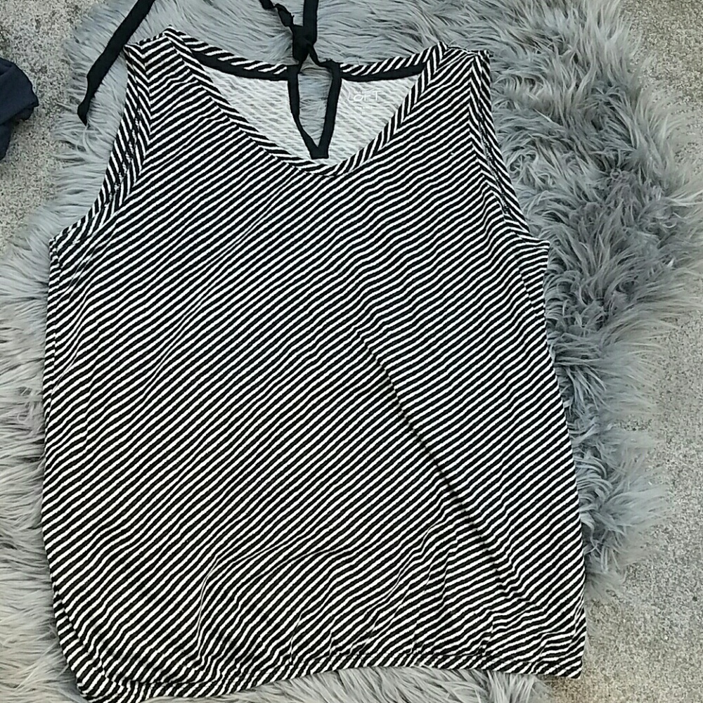 Ann TAYLOR Loft black and cream top size Medium