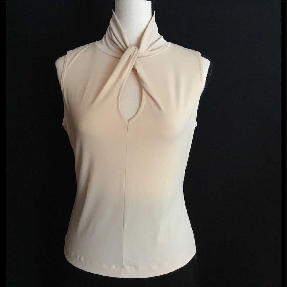 "Boutique Europa" Sleeveless Key-Hole Top