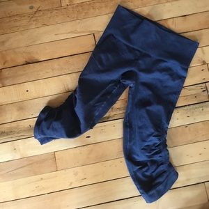 Lululemon Navy scrunch below the knee
