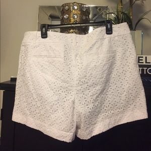 Ann Taylor loft white shorts size 16