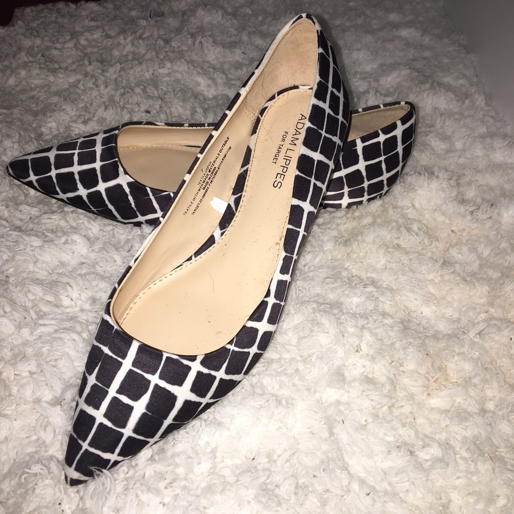 Adorable flats